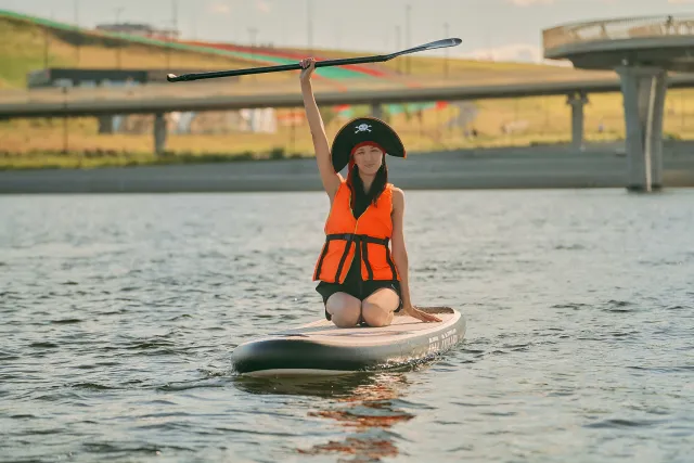 Костюмированный заплыв на сапах