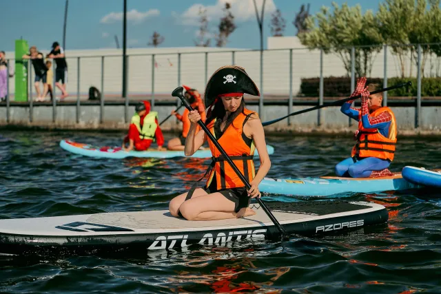 Костюмированный заплыв на сапах